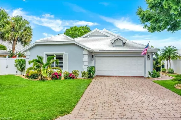 1343 Old Oak LN, Naples, FL 34110