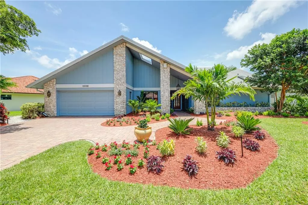 Naples, FL 34105,2328 Pine Woods CIR