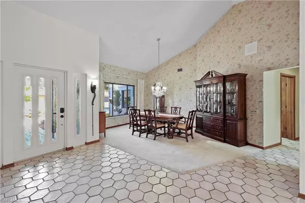 Naples, FL 34105,2328 Pine Woods CIR