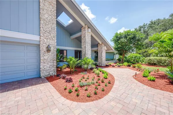 Naples, FL 34105,2328 Pine Woods CIR