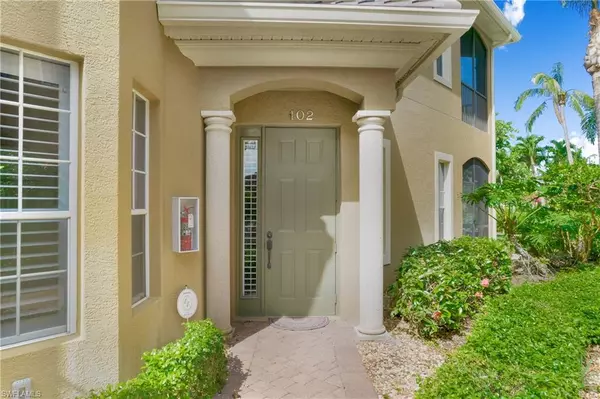 Naples, FL 34105,5005 Maxwell CIR #7-102