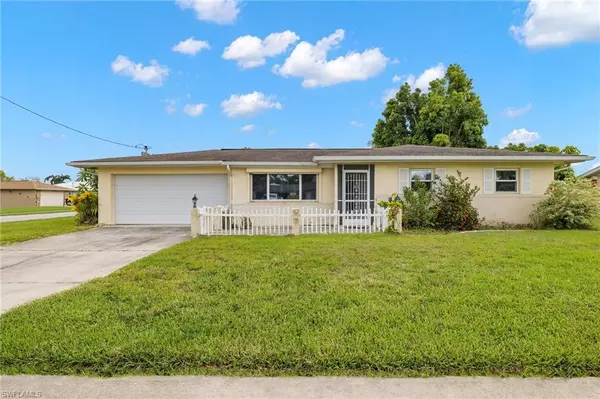 1635 White Plains TER, North Fort Myers, FL 33903