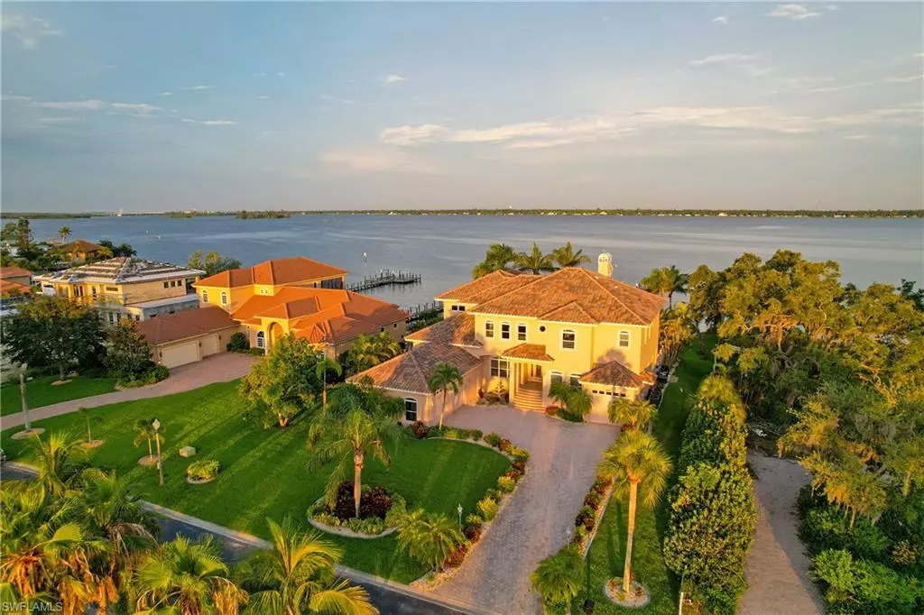 North Fort Myers, FL 33917,6360 River Club CT