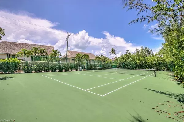 Captiva, FL 33924,24 Beach Homes