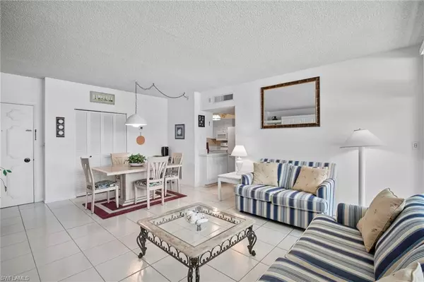 Marco Island, FL 34145,220 Seaview CT #313