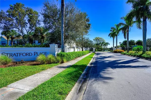 1277 Oxford LN #225, Naples, FL 34105