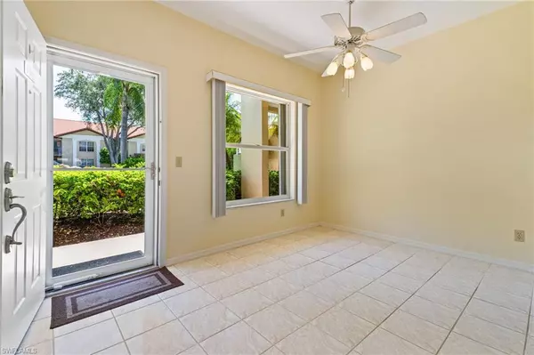 Bonita Springs, FL 34135,9851 Costa Mesa LN #305