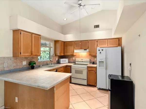 Naples, FL 34104,2596 River Reach DR