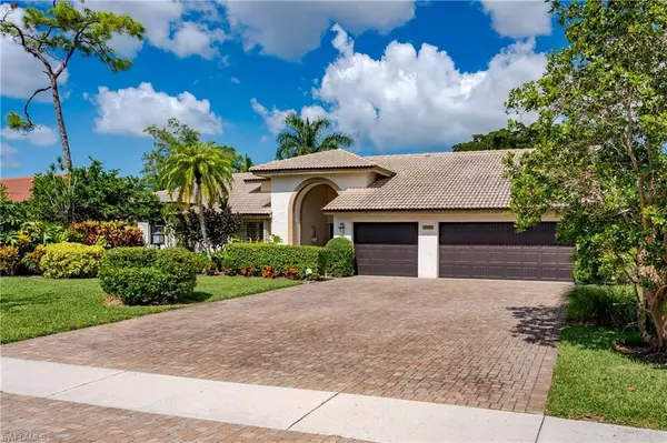 1320 Kings Way, Naples, FL 34104