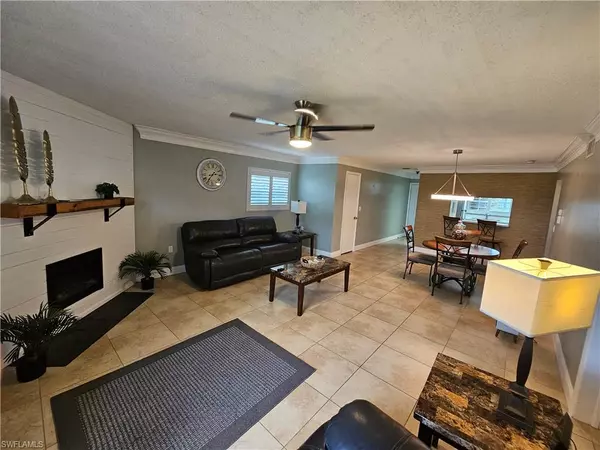 7013 New Post DR #4, North Fort Myers, FL 33917