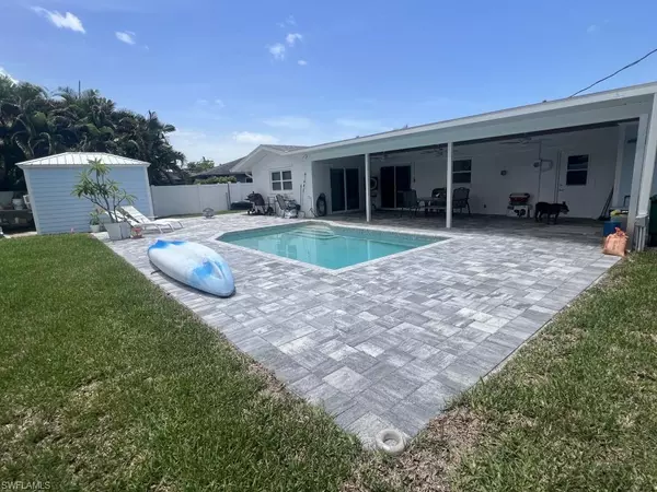 Naples, FL 34110,164 Flame Vine DR