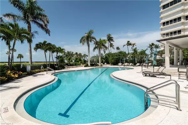 Naples, FL 34103,4251 Gulf Shore BLVD N #5B