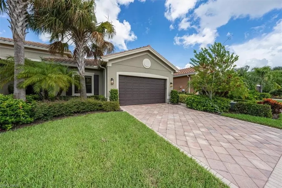 13475 Sumter LN, Naples, FL 34109