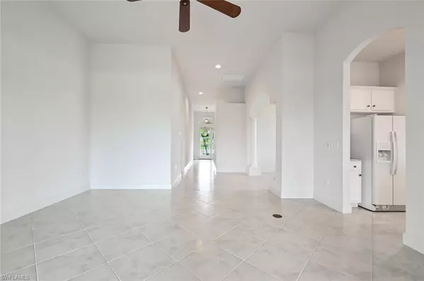 Naples, FL 34104,8176 Jefferson CT