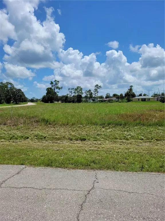 Labelle, FL 33935,3002 Mockingbird LN