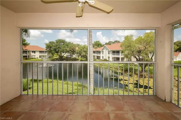 Naples, FL 34109,9852 Luna CIR #B-204