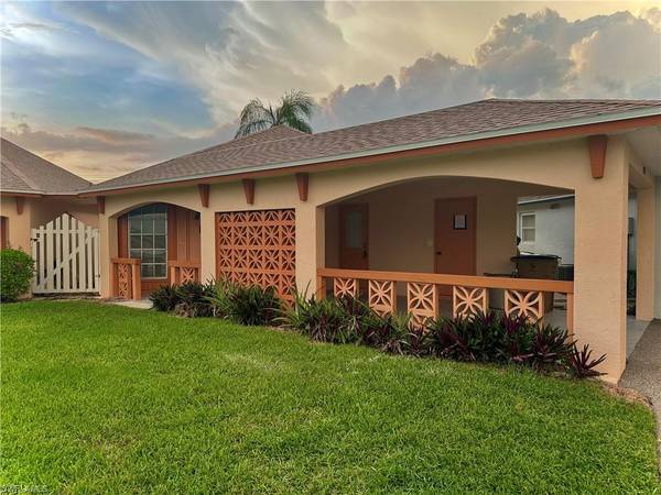 325 Dania ST, Lehigh Acres, FL 33936