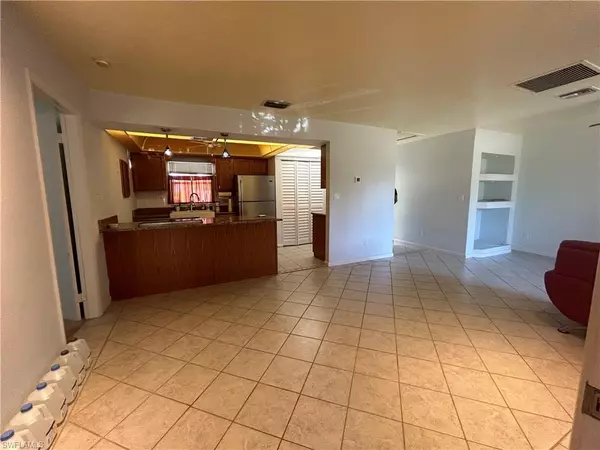 Fort Myers, FL 33919,4307 Island CIR #5