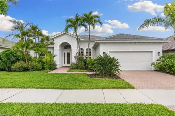 8868 Mustang Island CIR, Naples, FL 34113