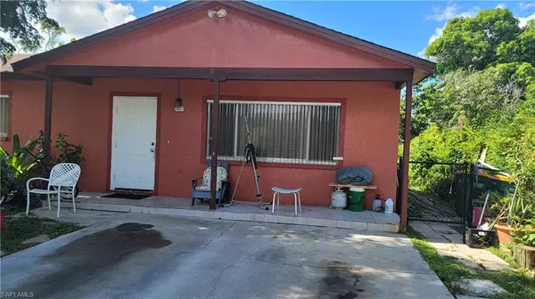 5417 Carlton ST, Naples, FL 34113