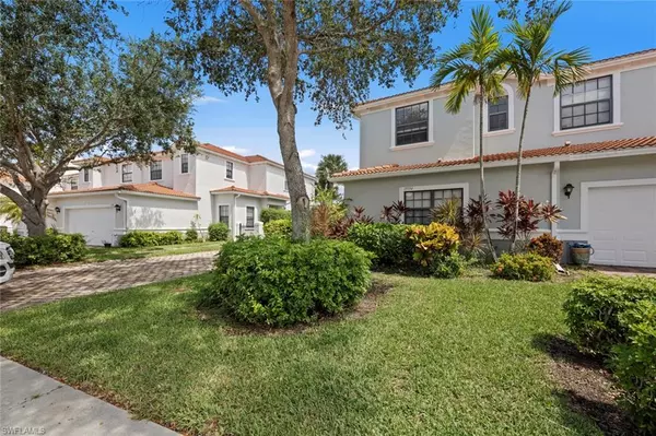 Naples, FL 34119,15594 Summit Place CIR #402