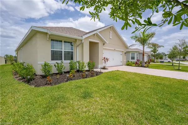 North Fort Myers, FL 33917,8843 Cascade Price CIR