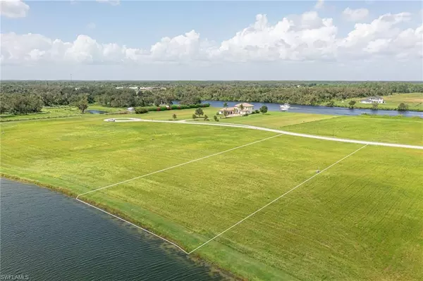 Alva, FL 33920,22742 Yellow Button LN