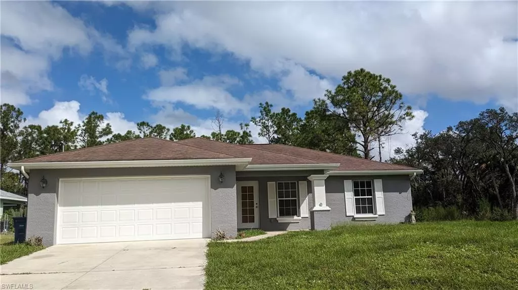 2812 38th ST W, Lehigh Acres, FL 33971