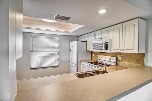 Cape Coral, FL 33914,829 SW 47th TER #202