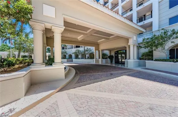 Naples, FL 34108,7575 Pelican Bay BLVD #908