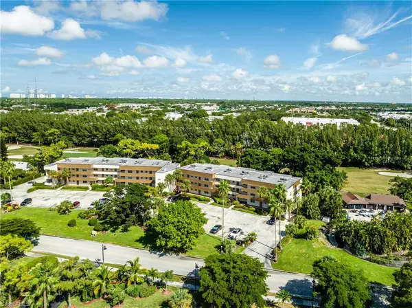 Naples, FL 34105,499 Forest Lakes BLVD #2-303