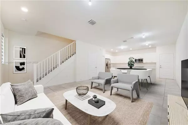 Miami, FL 33166,4762 NW 82 PL