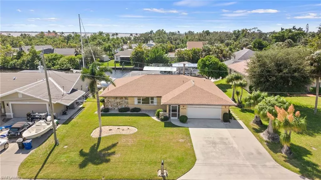 4270 Harbour LN, North Fort Myers, FL 33903