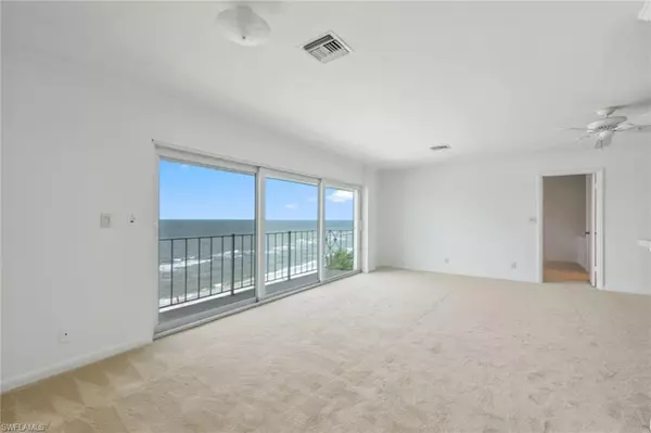 Naples, FL 34102,2011 Gulf Shore BLVD N #65-66