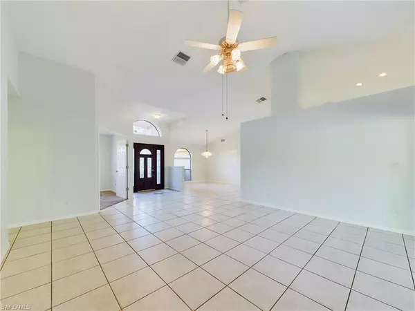 Naples, FL 34109,7186 Mill Run CIR