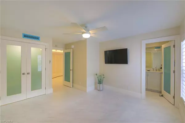 Sanibel, FL 33957,3145 W Gulf DR #204