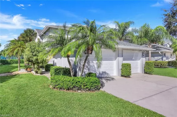 Naples, FL 34110,1335 Charleston Square DR #6-101