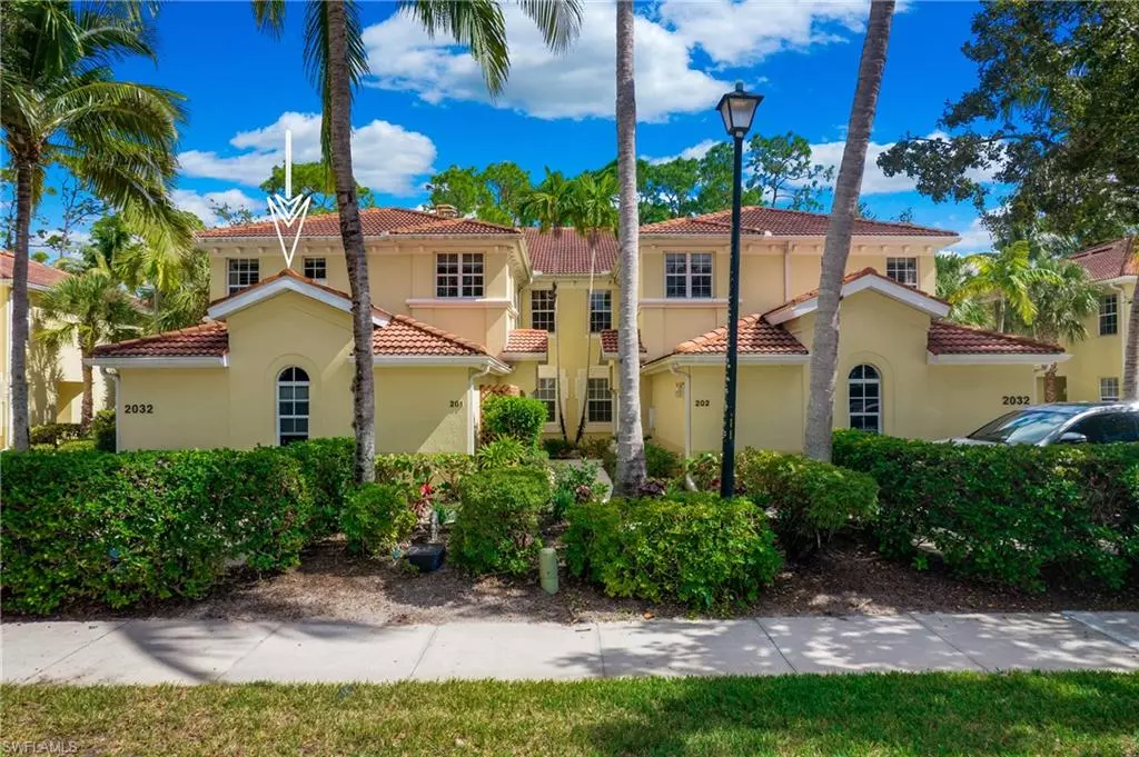 Naples, FL 34119,2032 Tarpon Bay DR N #201