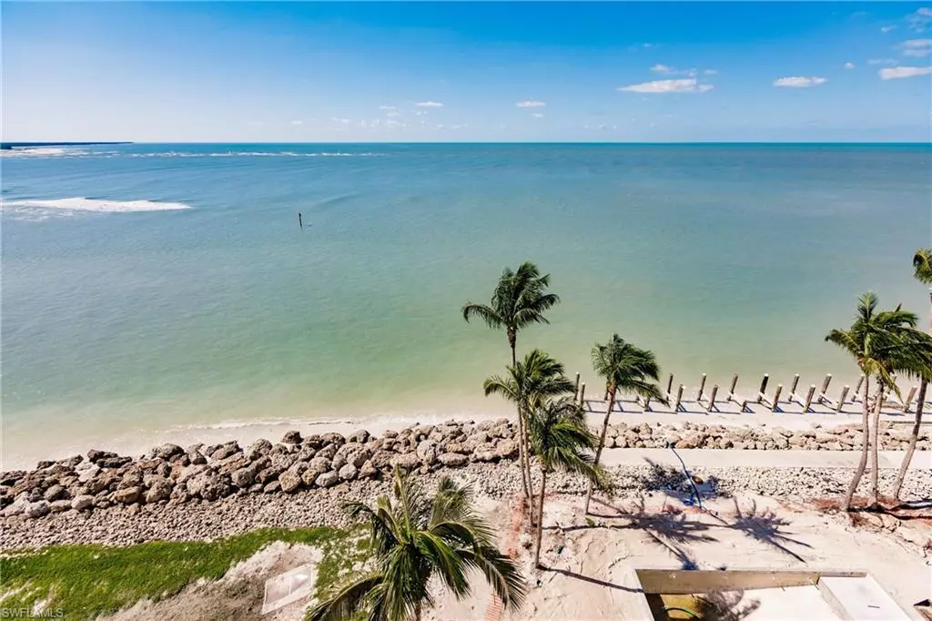 Marco Island, FL 34145,990 Cape Marco DR #703