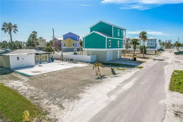 Fort Myers Beach, FL 33931,140 Jefferson ST