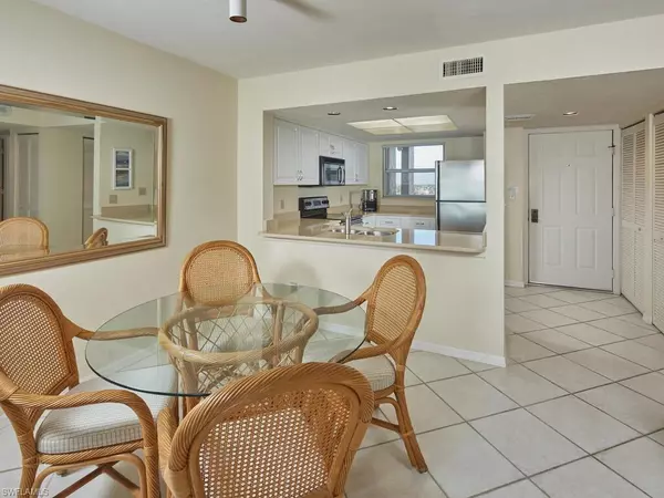 Marco Island, FL 34145,901 Collier CT #5-704