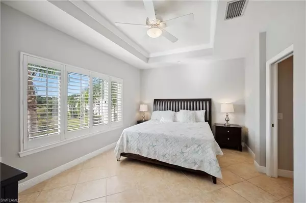 Naples, FL 34110,1320 Sweetwater CV #203