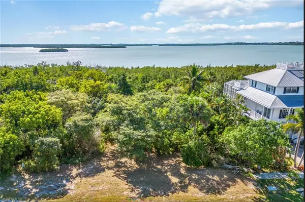 1975 Sheffield AVE, Marco Island, FL 34145