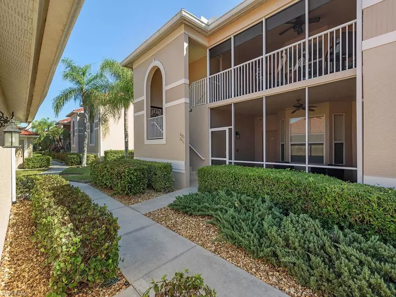 2820 Cypress Trace CIR #2011, Naples, FL 34119