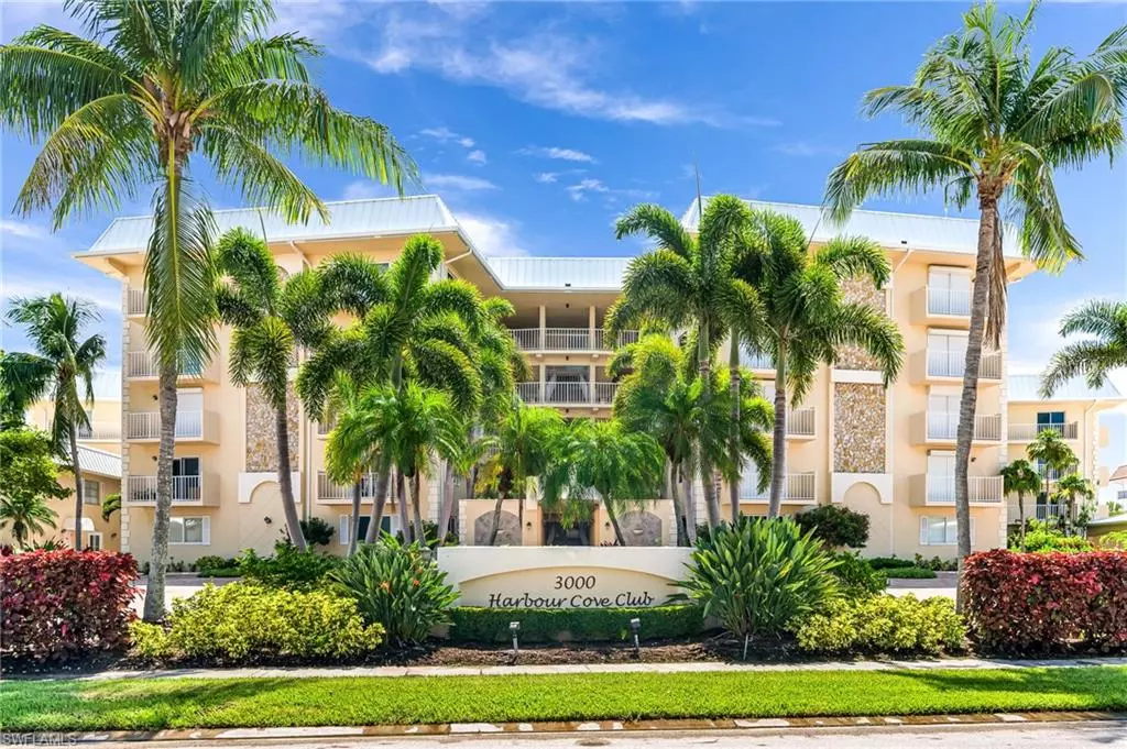 Naples, FL 34103,3000 Gulf Shore BLVD N #208