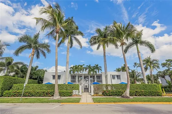 Naples, FL 34102,175 5th AVE S #5