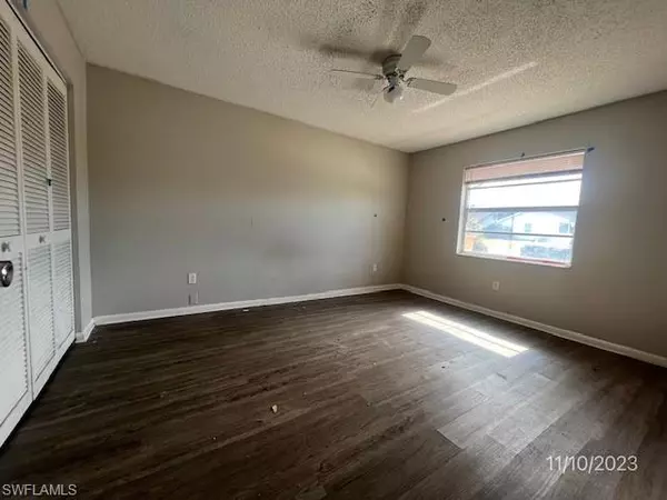 Fort Myers, FL 33967,18036 Doral DR