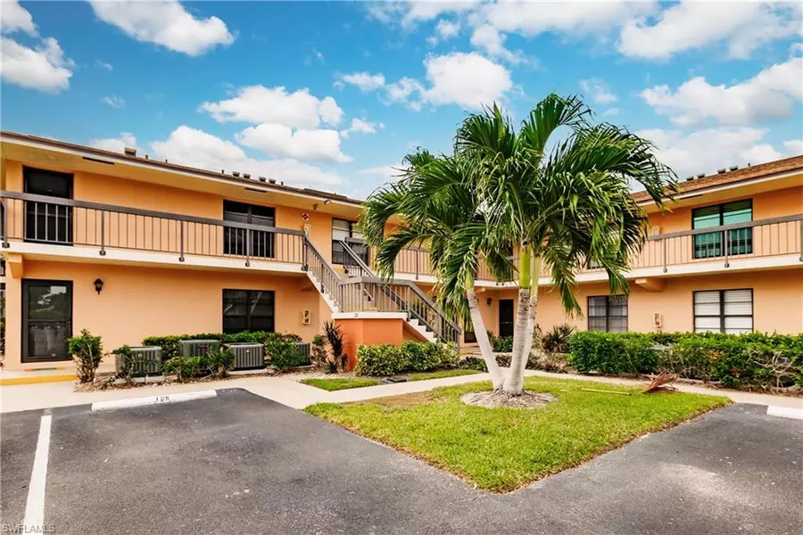 20 Greenbrier ST #3-109, Marco Island, FL 34145