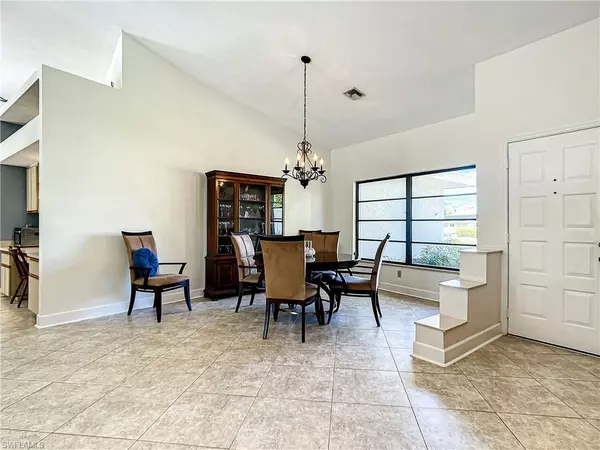 Naples, FL 34105,2428 Camden CT #7