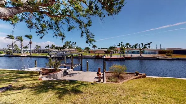 Cape Coral, FL 33904,716 SE 44th ST